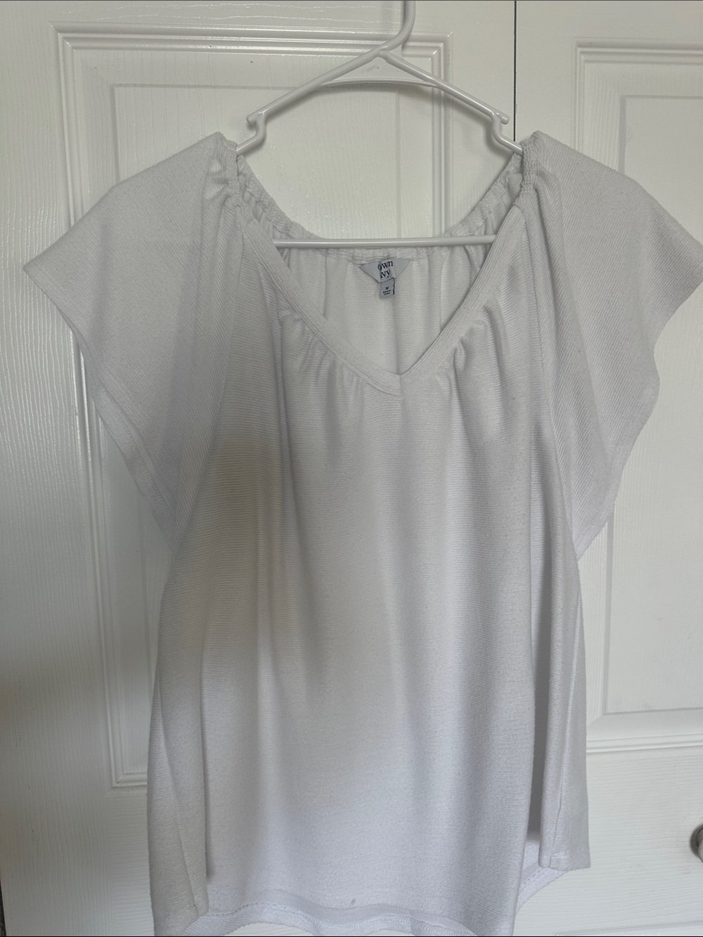 crown & ivy White V-Neck Short Sleeve Blouse